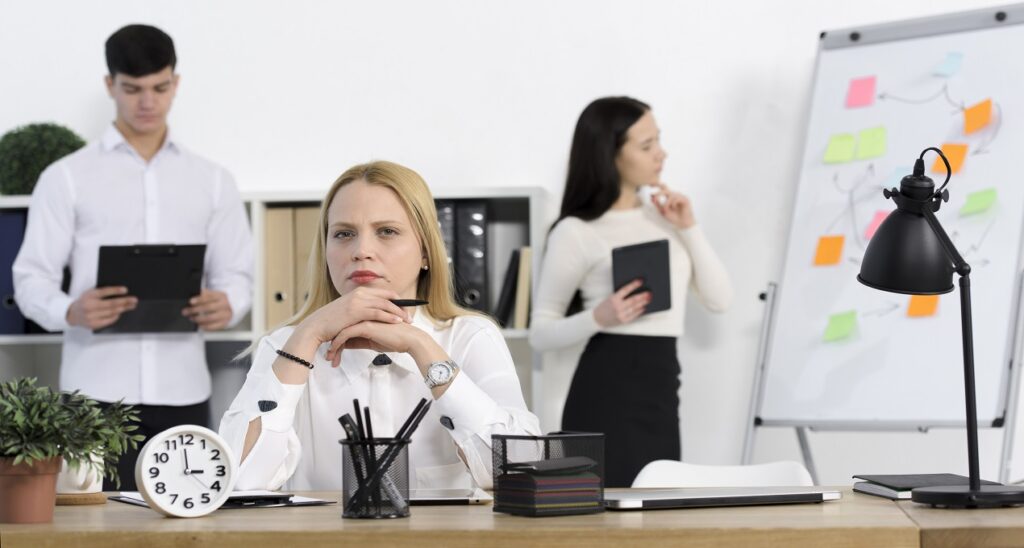 In this image show a women is remembering how to solve the temporary staffing solution